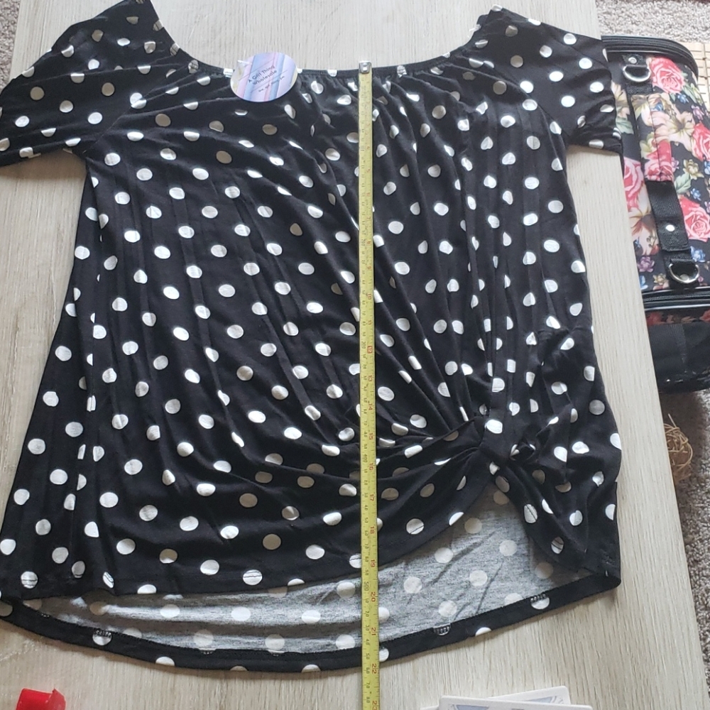 New A Girl Thing Polka dot top 1 Medium Left - Picture 9 of 9